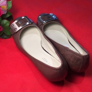 Nine West light brown kitten heels